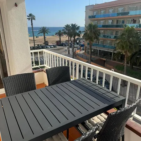 Appartamento Lujoso Piso Enfrente De Playa De Fenals, 2 Terrazas